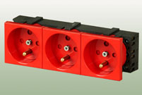 GNIAZDO ELEKTRYCZNE 3X(2P+Z) CZERWONE BEZ KLUCZY