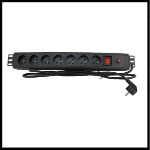 1679 Listwa zasil.19" 7 gn.1,5U z zabez,z wył.1,8m