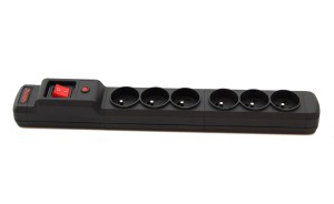 M6/25/CZ Filtr 230V 6 gniazd 2,5m ARMAC CZARNY
